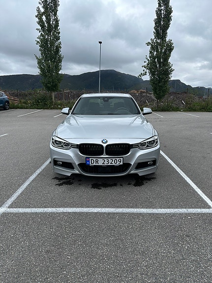 BMW 330e 2 of 15
