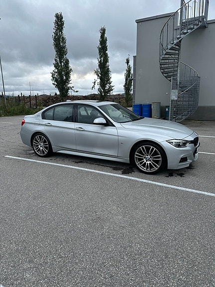 BMW 330e 7 of 15