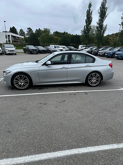 BMW 330e 4 of 15