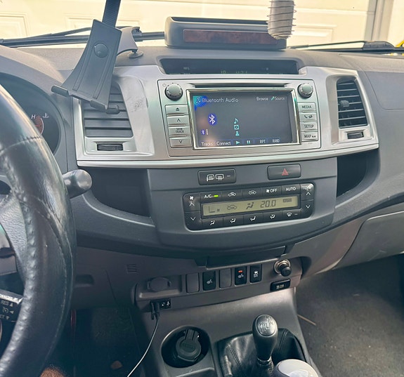 Toyota HiLux 9 of 12