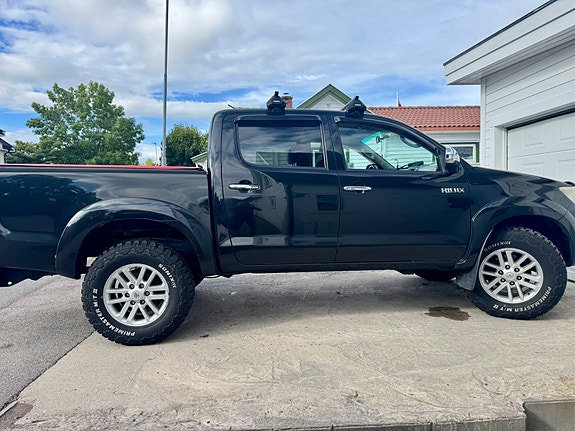 Toyota HiLux 7 of 12