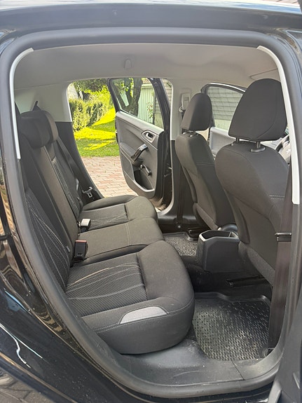 Peugeot 208 10 of 17