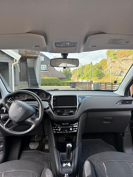 Peugeot 208 7 of 17