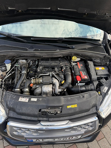 Peugeot 208 6 of 17