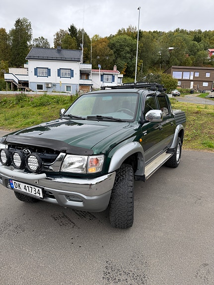 Toyota HiLux 20 of 30