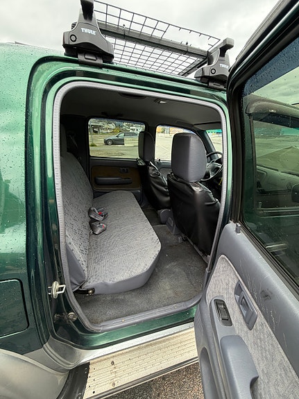 Toyota HiLux 27 of 30