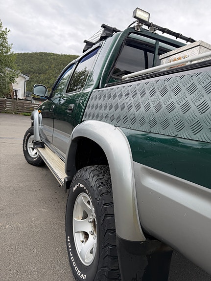 Toyota HiLux 15 of 30
