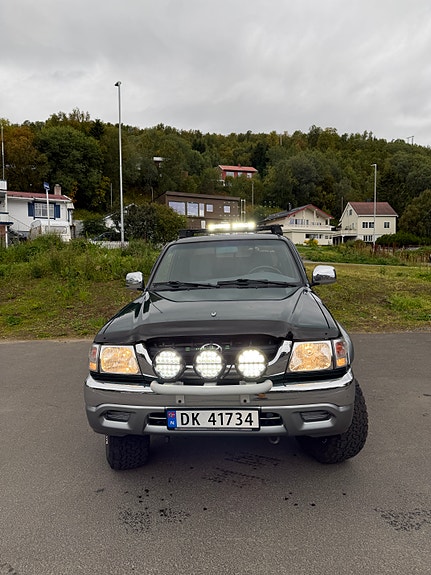 Toyota HiLux 12 of 30