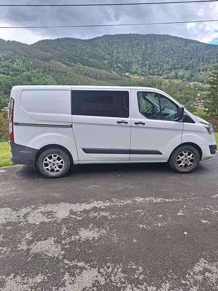 Ford Transit Custom 2 of 11