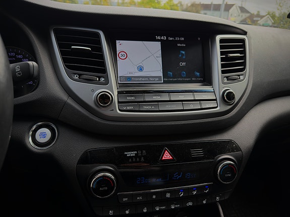 Hyundai Tucson 17 of 23