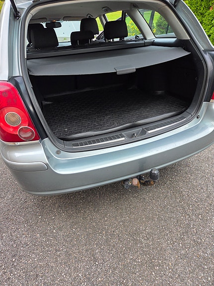 Toyota Avensis 2 of 10