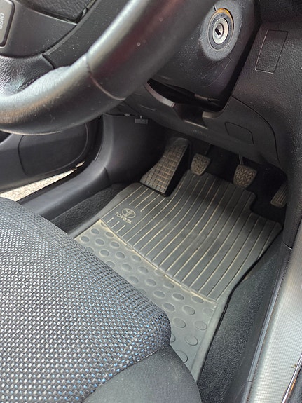 Toyota Avensis 7 of 10