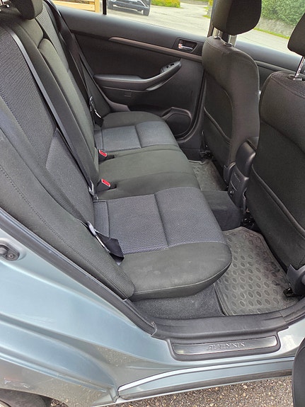 Toyota Avensis 3 of 10