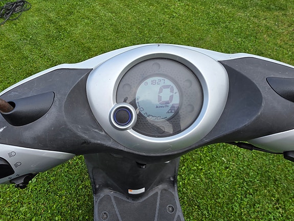Yamaha Neo's 4, vannavkjølt 4-takt motor 5 of 14