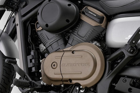 QJ Motor SRV 600 V2| 5 års garanti | V-twin | TFT-skjerm med speiling av mobil ++ 9 of 9