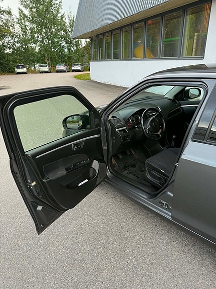 Suzuki Swift 6 of 30