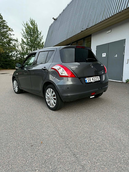 Suzuki Swift 3 of 30