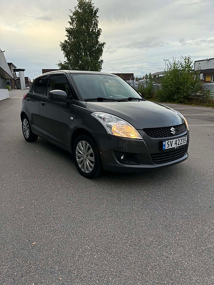Suzuki Swift 2 of 30