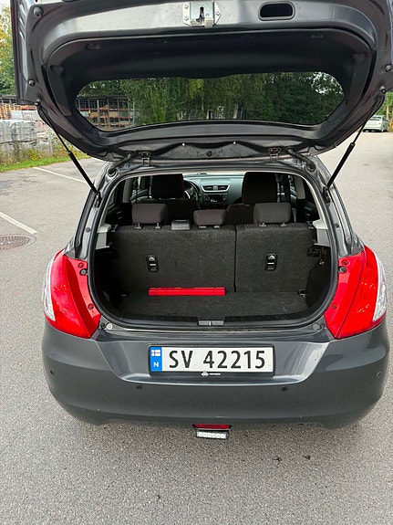 Suzuki Swift 8 of 30