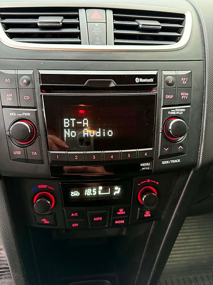Suzuki Swift 19 of 30
