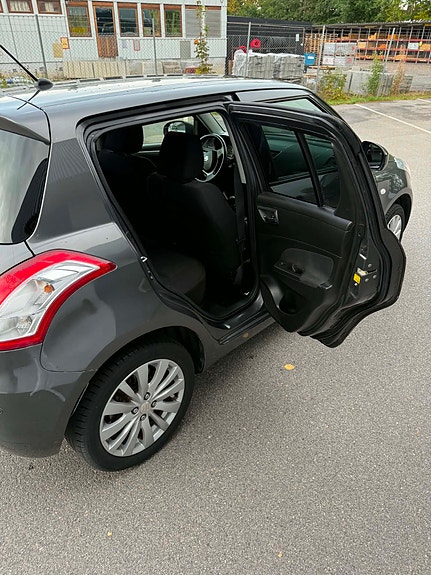 Suzuki Swift 11 of 30