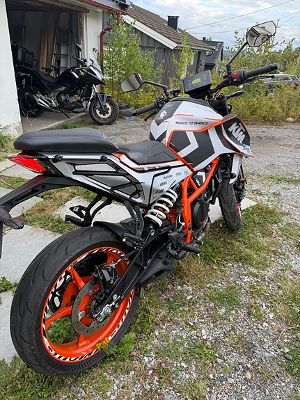 KTM 390 Duke 5 of 15