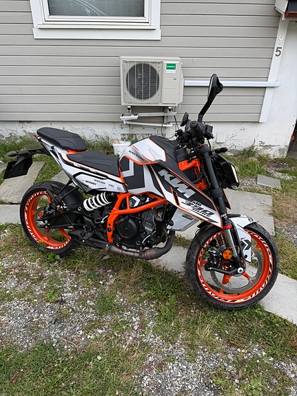 KTM 390 Duke 4 of 15