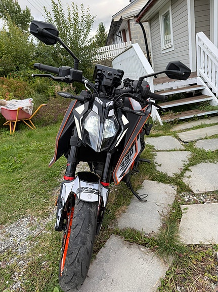 KTM 390 Duke 3 of 15