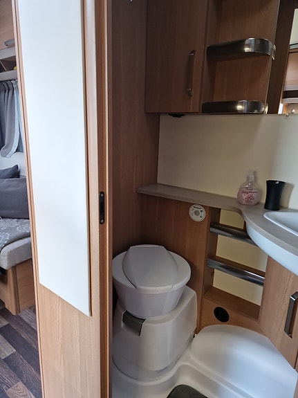Knaus Sport 460 W04 9 of 10