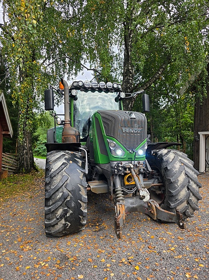 Fendt 828 Nå med nye dekk! 2 of 15