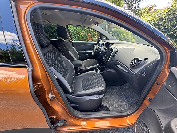 Renault Captur 8 of 12