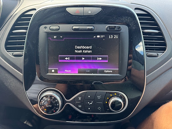 Renault Captur 10 of 12