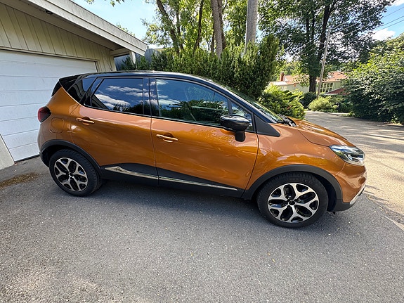 Renault Captur 3 of 12