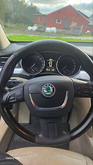 Skoda Superb 28 of 30