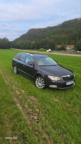 Skoda Superb 2 of 30