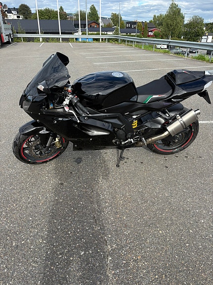 Aprilia RSV 1000 R 6 of 11