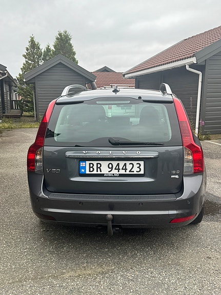 Volvo V50 3 of 7