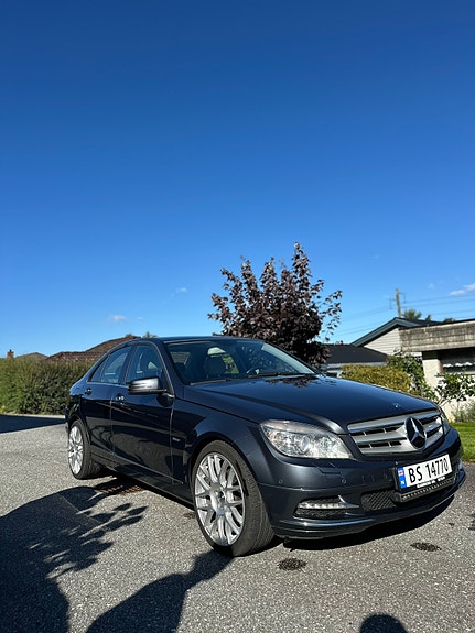 Mercedes-Benz C180 d 2 of 30