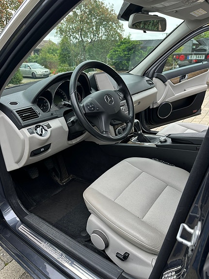 Mercedes-Benz C180 d 27 of 30