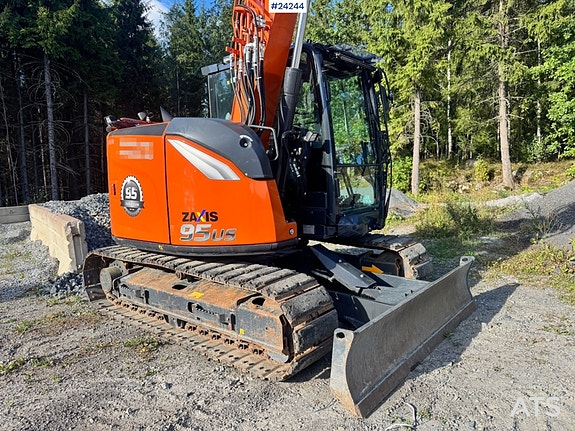 Hitachi ZX95US-7 Gravemaskin m/ Rototilt m/ grip – 2 Skuffer – Pigghamer – 720 Timer. 14 of 30