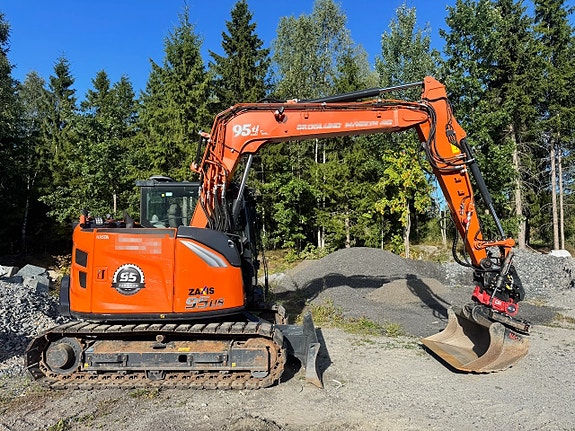 Hitachi ZX95US-7 Gravemaskin m/ Rototilt m/ grip – 2 Skuffer – Pigghamer – 720 Timer. 4 of 30