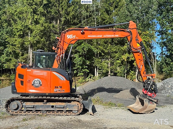 Hitachi ZX95US-7 Gravemaskin m/ Rototilt m/ grip – 2 Skuffer – Pigghamer – 720 Timer. 2 of 30