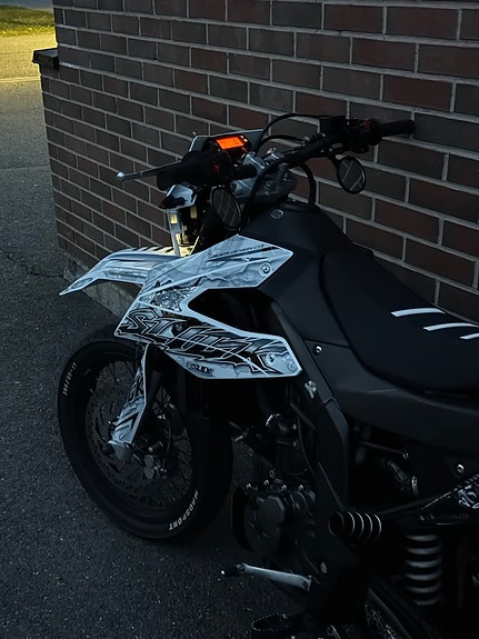 Aprilia SX125 super motard 12 of 14