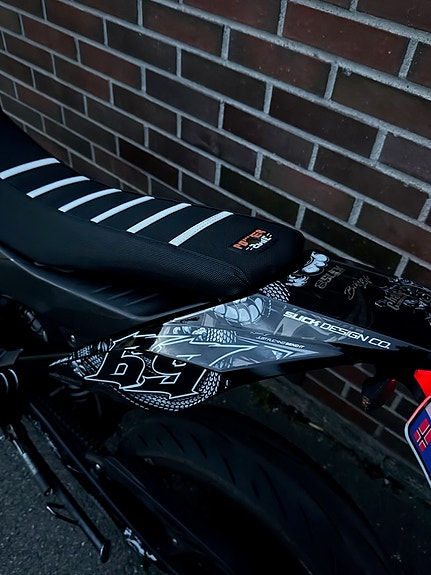 Aprilia SX125 super motard 11 of 14