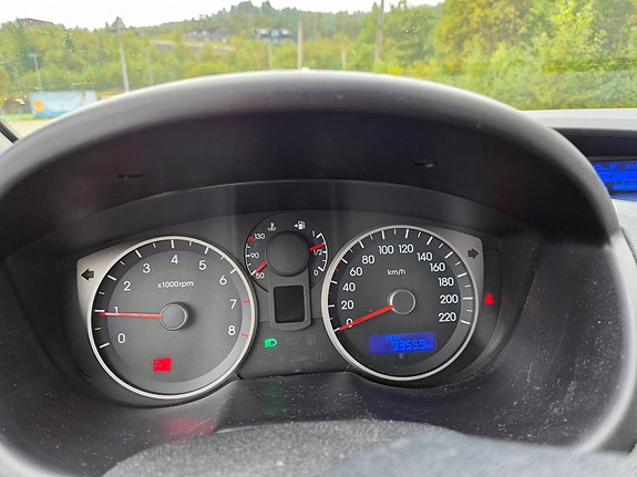 Hyundai i20 4 of 16