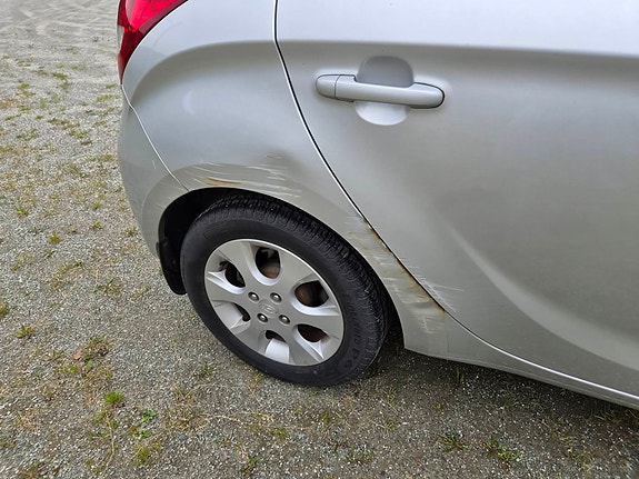 Hyundai i20 11 of 16