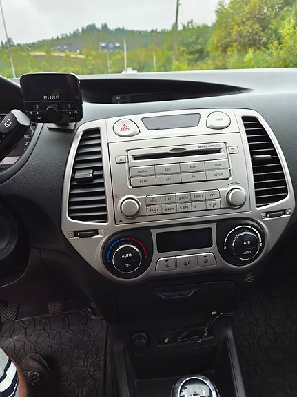 Hyundai i20 5 of 16