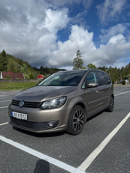 Volkswagen Touran 2 of 30