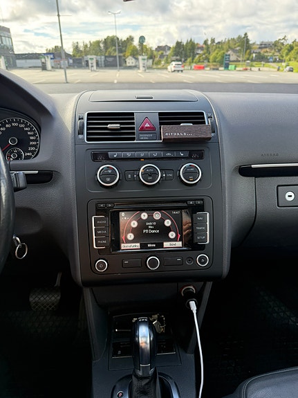 Volkswagen Touran 18 of 30