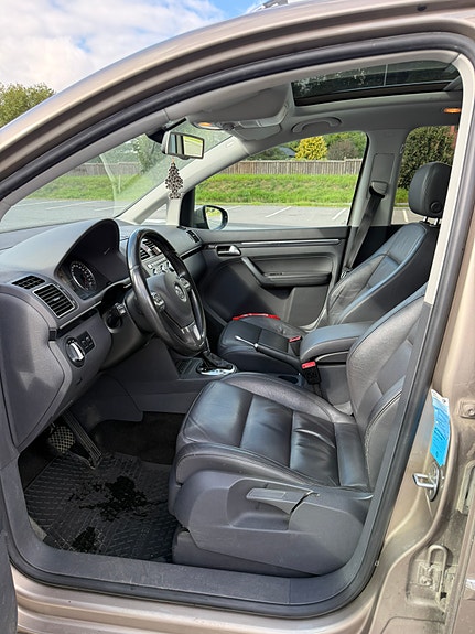 Volkswagen Touran 13 of 30